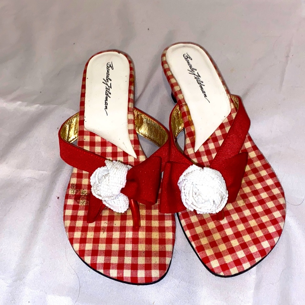 Red and white plaid kitten heel!